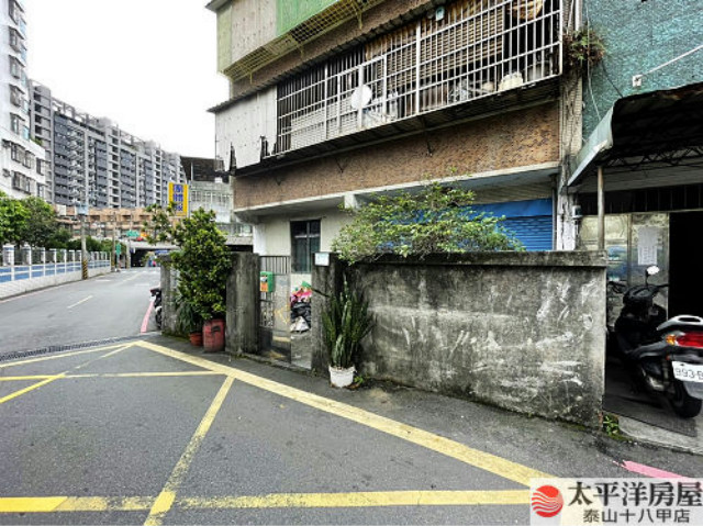 泰山買房賣屋仁愛超大金店面,新北市泰山區仁愛路