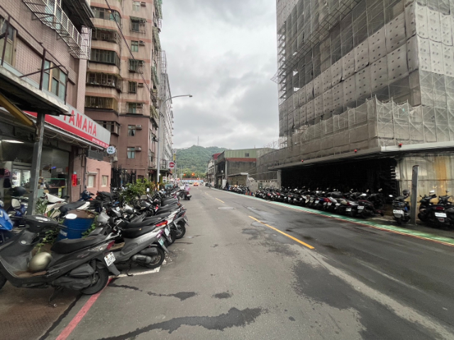 泰山買房賣屋貴陽大坪數金店面,新北市泰山區貴陽街