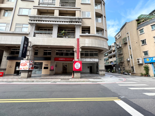 泰山買房賣屋全興路搶手金店面,新北市泰山區全興路