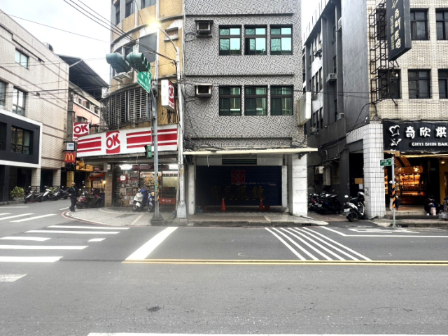 泰山買房賣麥當勞旁大面寬方正金店面,新北市泰山區泰林路二段