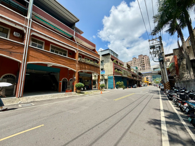 機捷旁多用途挑高廠房(工業用),新北市泰山區貴陽街