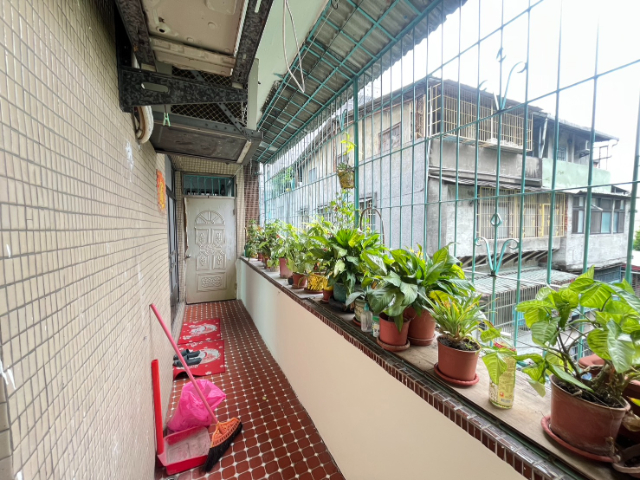 泰山買房賣屋邊間前後陽台公寓,新北市泰山區明志路二段