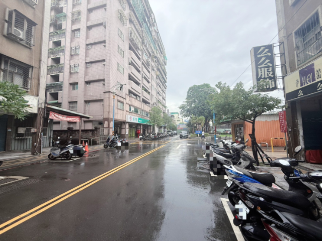 五股買房賣屋近百坪多用途辦公室,新北市五股區中興路四段