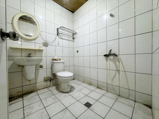 泰山買房賣屋黎明旁方正百坪大空間,新北市泰山區泰林路三段