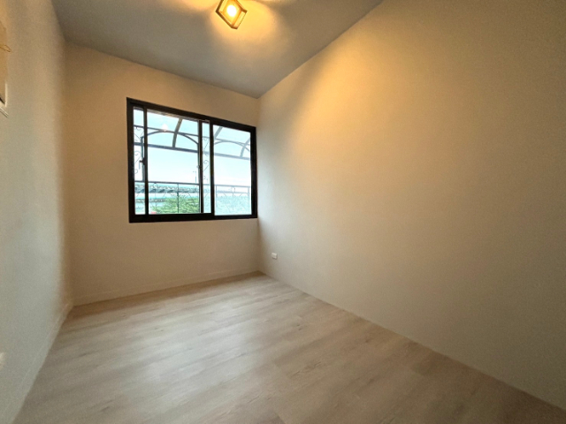 五股買房賣屋運動中心大三房,新北市五股區成泰路三段