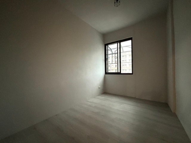 五股買房賣屋運動中心大三房,新北市五股區成泰路三段