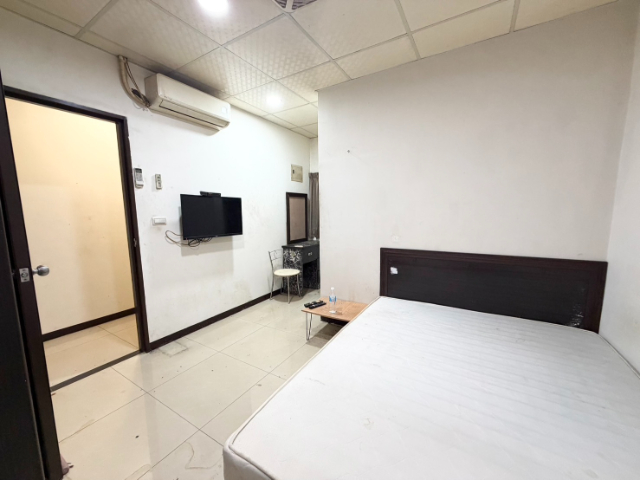 泰山買房賣屋公園旁一樓免爬高套房,新北市泰山區半山雅