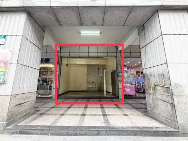 車水馬龍正路邊黃金店面,新北市泰山區楓江路