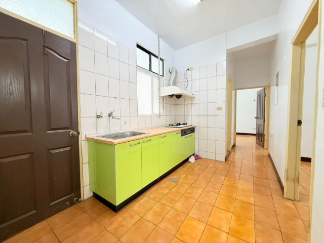 泰山買房賣屋雙學區大空間四房,新北市泰山區應化街