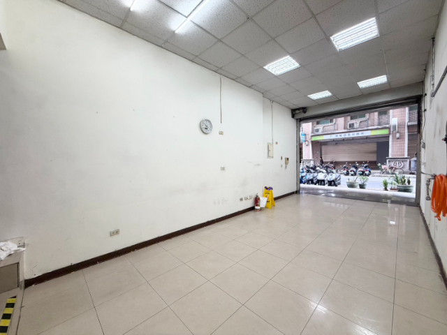 塭仔圳旁稀有十八甲金店面,新北市泰山區仁愛路