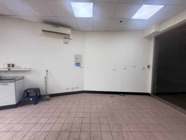 泰山買房賣屋三角窗金店面,新北市泰山區明志路三段