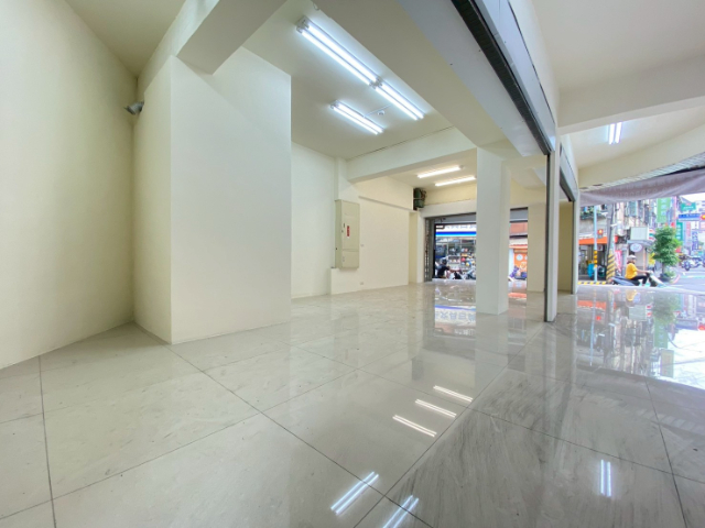 明志路金典三角窗店面,新北市泰山區明志路一段