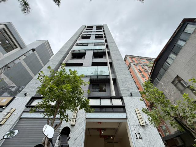 明志科大全新燙金店面+車位,新北市泰山區工專路