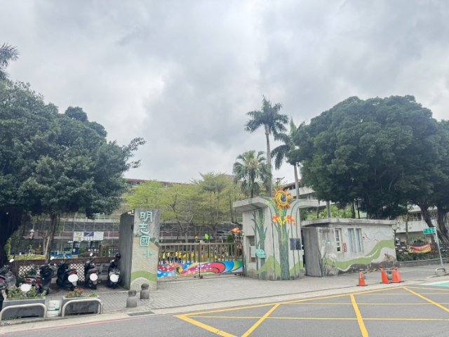 泰山買房賣屋正路邊金店面,新北市泰山區明志路二段
