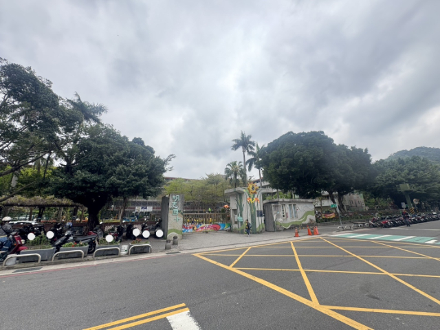 泰山買房賣屋正路邊金店面,新北市泰山區明志路二段