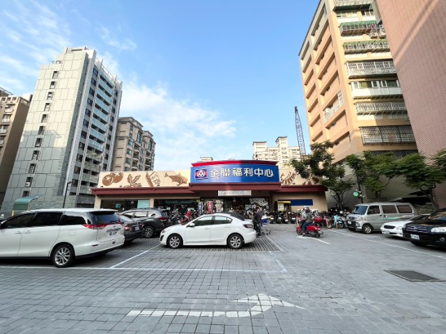 泰山買房賣屋十八甲花園挑高一樓,新北市泰山區仁義路