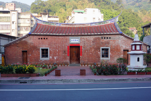 泰山買房賣屋 學校旁金店面,新北市泰山區仁愛路