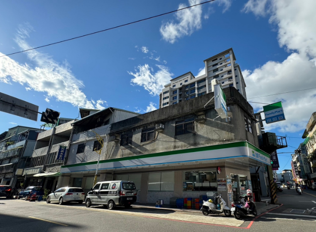 泰山買房賣屋林口藝術商街三角窗金店面,新北市林口區中正路