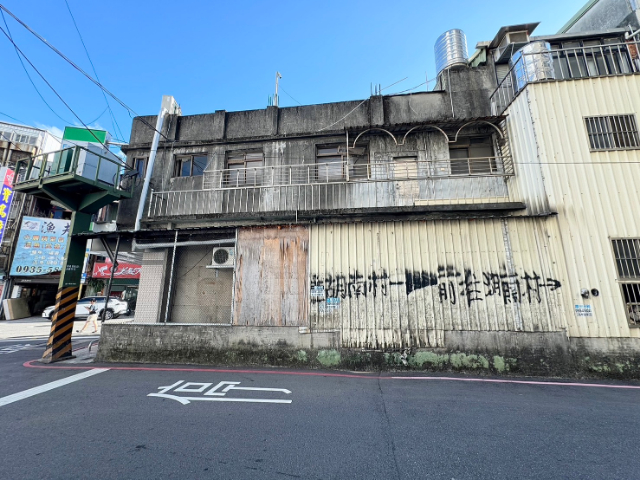 泰山買房賣屋林口藝術商街三角窗金店面,新北市林口區中正路