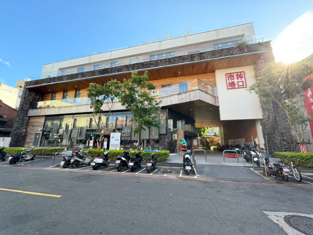 泰山買房賣屋林口藝術商街三角窗金店面,新北市林口區中正路