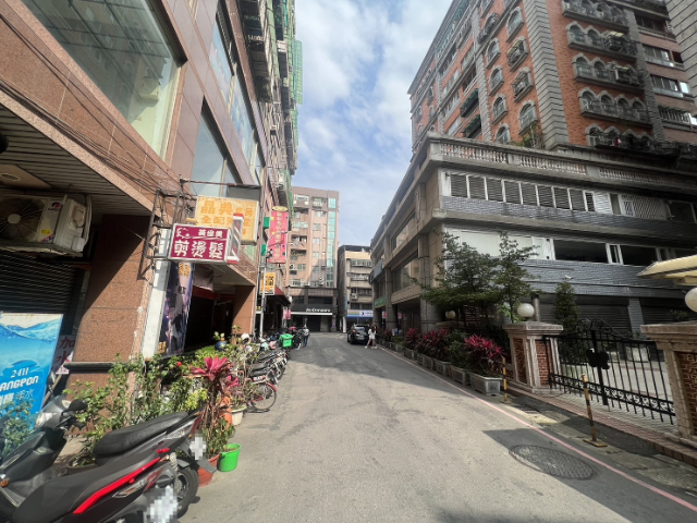 泰山買房賣屋超值低總價金店面,新北市泰山區明志路三段