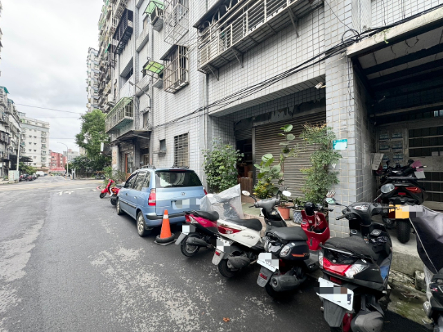 五股買房賣屋凌雲大面寬好停車一樓,新北市五股區凌雲路一段