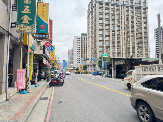 五股買房賣屋 邊間好停車一樓好宅,新北市五股區成泰路三段