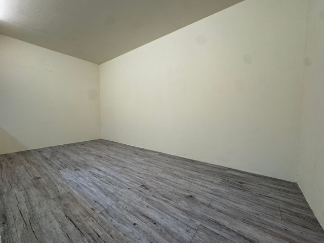 泰山買房賣屋挑高三米面公園大面寬一樓,新北市泰山區黎明路