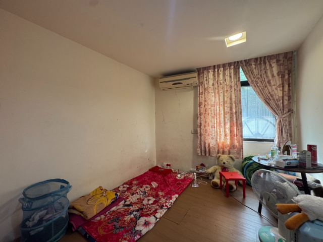 五股買房賣屋邊間明亮公寓二樓,新北市五股區成泰路三段