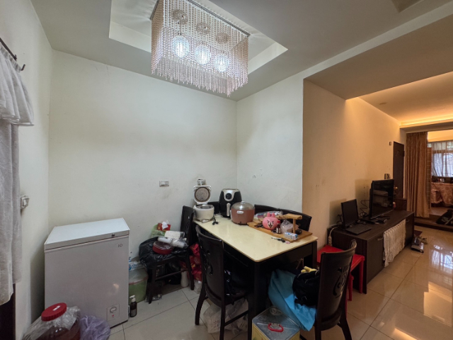 五股買房賣屋邊間明亮公寓二樓,新北市五股區成泰路三段