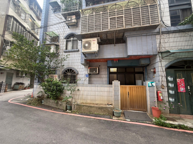 五股買房賣屋活用大空間孝親三房車,新北市五股區登林路