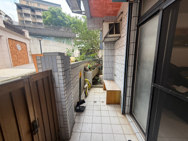 五股買房賣屋活用大空間孝親三房車,新北市五股區登林路