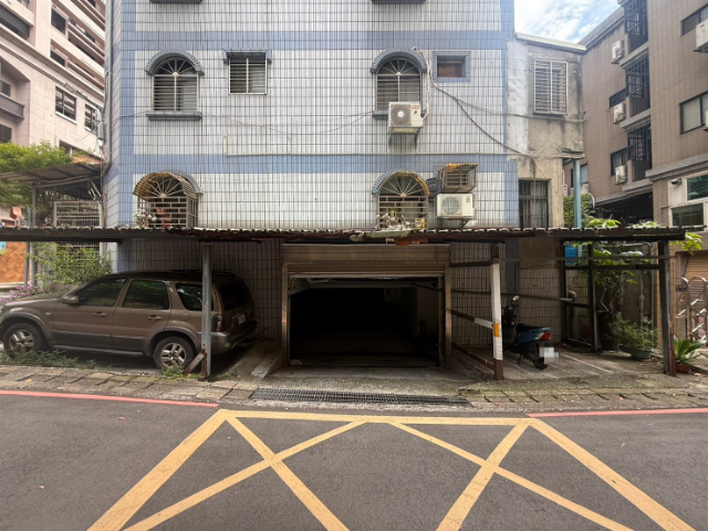 五股買房賣屋活用大空間孝親三房車,新北市五股區登林路