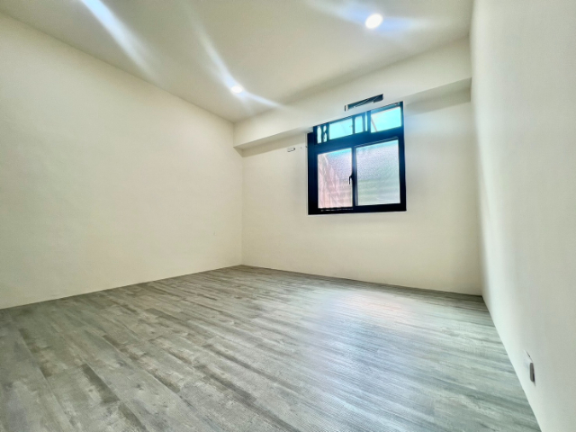五股買房賣屋三樓全新裝潢四房前後陽台美寓,新北市五股區西雲路