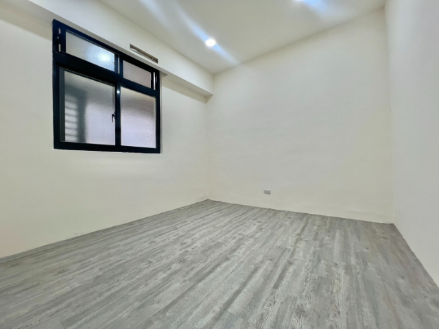 五股買房賣屋三樓全新裝潢四房前後陽台美寓,新北市五股區西雲路