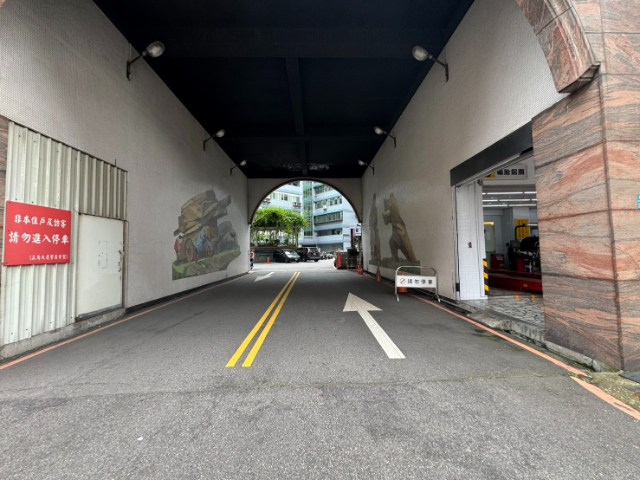 泰山買房賣屋捷運旁稀有廠辦(工業用),新北市泰山區新北大道六段