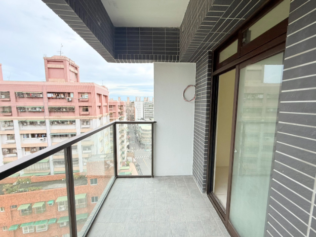 泰山買房賣屋低公設新成屋景觀兩房車,新北市泰山區明志路二段