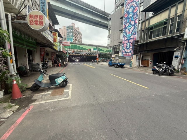 五股買房賣屋臨路方正土地.有地上物.,新北市五股區德音段