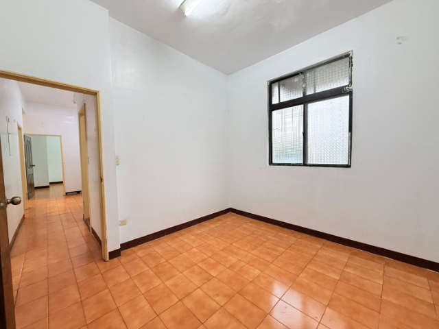 ☀泰山買房賣屋稀有釋出雙學區大四房,新北市泰山區應化街