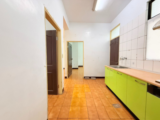 ☀泰山買房賣屋稀有釋出雙學區大四房,新北市泰山區應化街