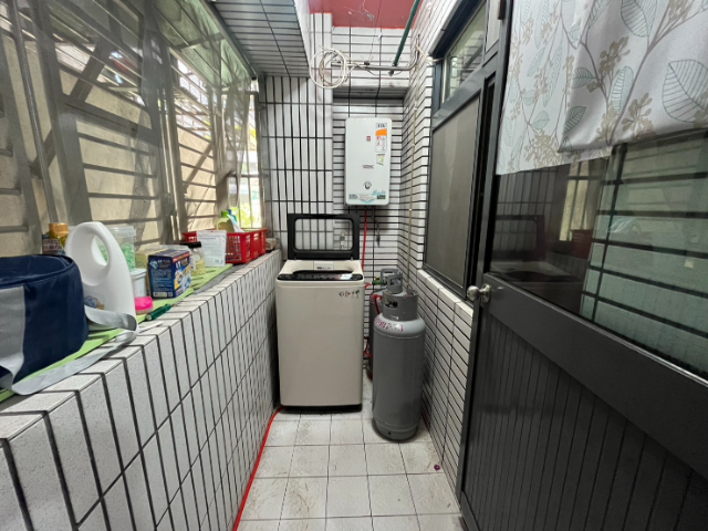 五股買房賣屋低公設前後陽台大三房,新北市五股區登林路