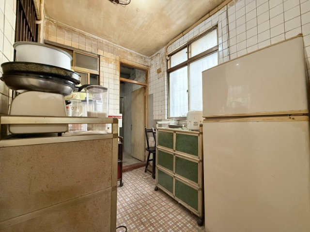 泰山買房賣屋稀有邊間大地坪透天,新北市泰山區忠孝街