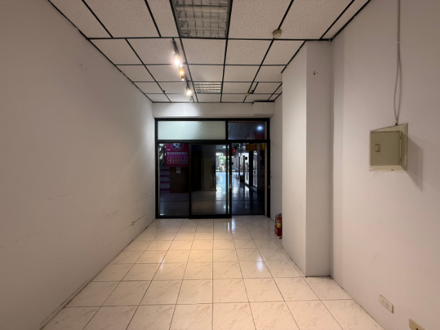 泰山買房賣屋輔大旁創業首選金店面,新北市泰山區明志路三段