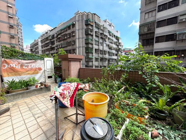 五股買房賣屋撲滿成家2F露台戶,新北市五股區五福路