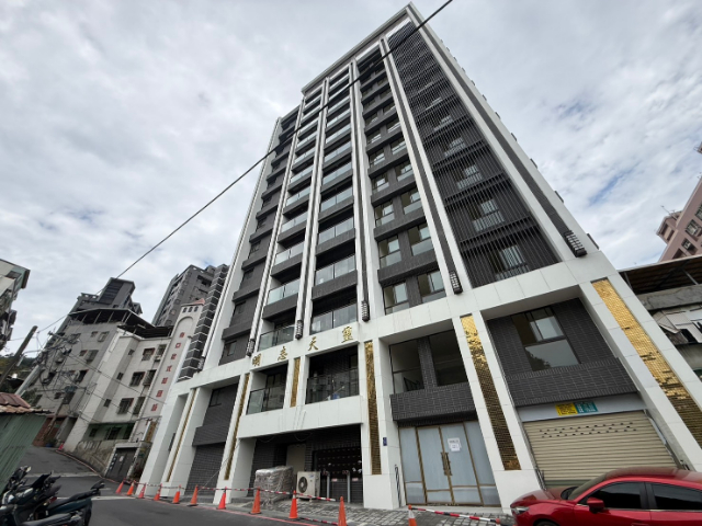 ☀泰山買房賣屋全新高樓明廳大兩房車,新北市泰山區明志路二段