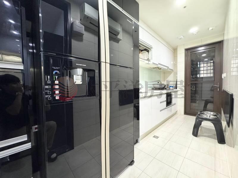 五股買房賣屋次頂樓景觀現代風四房車,新北市五股區新五路三段