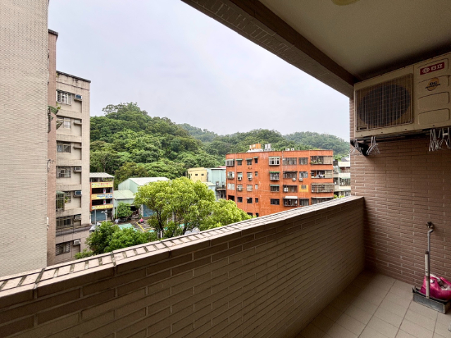 五股買房賣屋陸光唯一極美大三房車,新北市五股區六合街