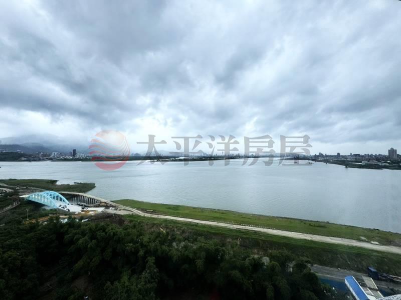 五股買房賣屋伴月灣峰層河景浪漫宅,新北市五股區成洲七路