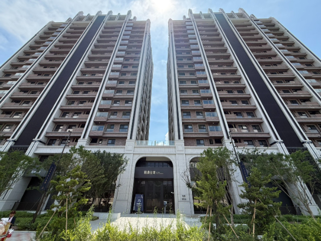 泰山買房賣屋閱讀台灣層峰採光三房車,新北市泰山區莊泰路