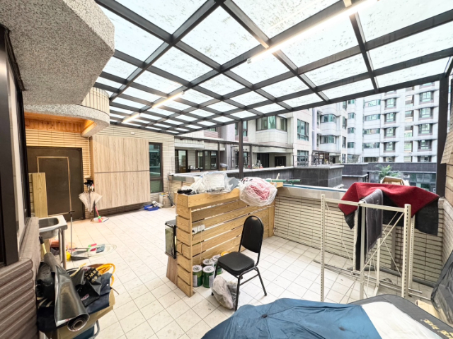 泰山買方賣屋大露台京城美妝四房車,新北市泰山區仁義路